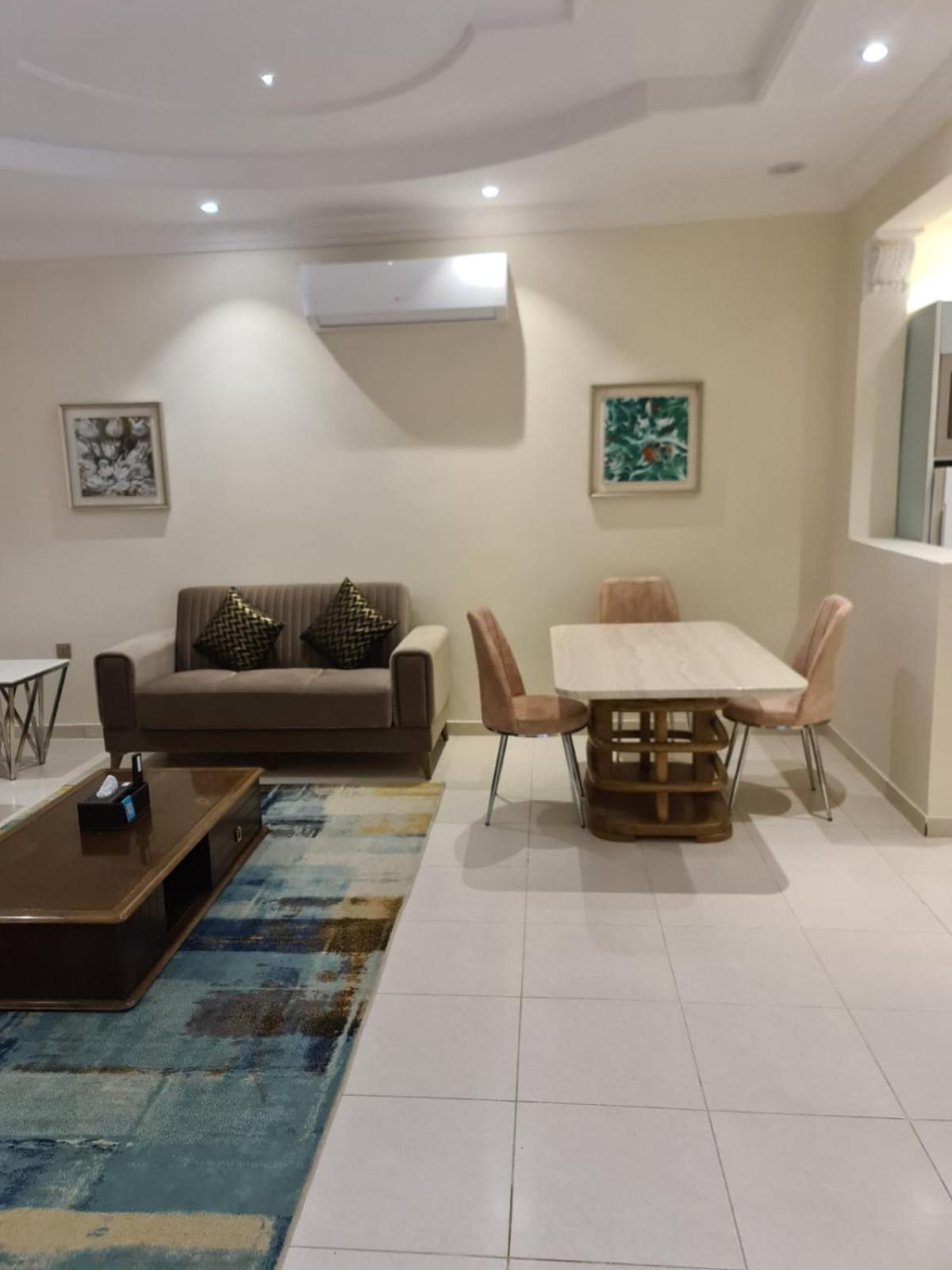 Dshale Apartment *